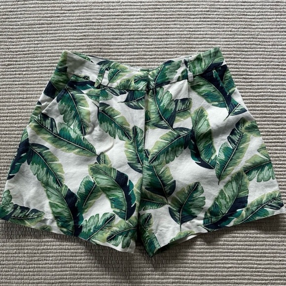 Amanda Uprichard Wallace Blazer XS & Wallace Short
XS in Beverly Print - Picture 4 of 5